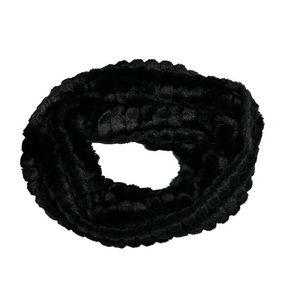 ክሊራንስ፡- Faux Fur Loop Scarf